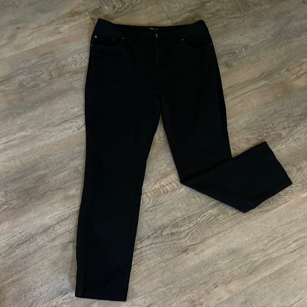 NEW! E39 Black Jeans from Steinmart